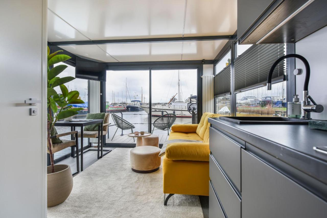 Cosy Tiny Houseboats Near Beach And Restaurants By Weltevreden Experience Zeewolde Exterior foto